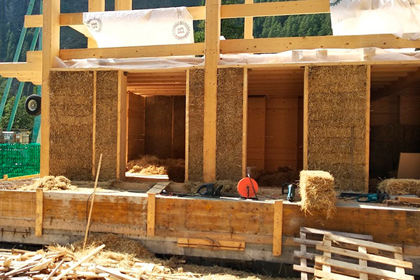 Une maison en balles de riz