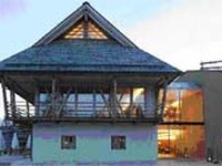 Goldener Panda: WWF prämiert Niedrigenergiehotel und Berghüttennetz