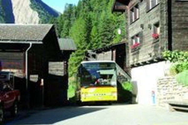 Züge, Shuttle-Busse und Kutschen ersetzen das Auto