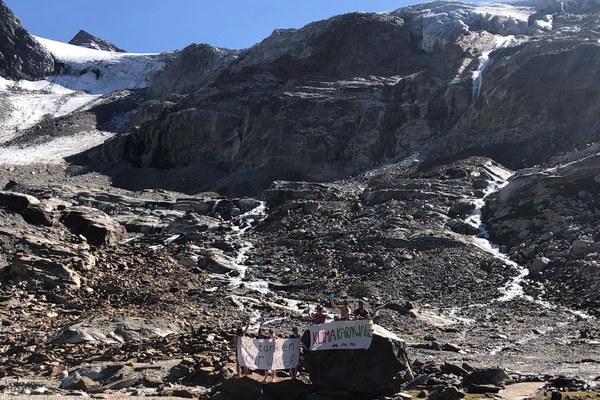 Cycling to the glacier