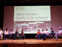 Tourism: two sides of the same coin