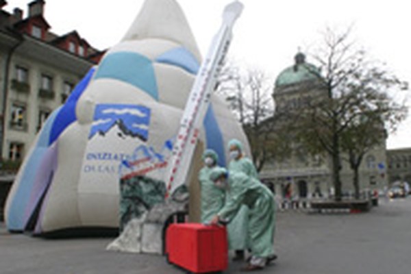 Svizzera: procede a rilento il trasferimento su rotaia delle merci in transito