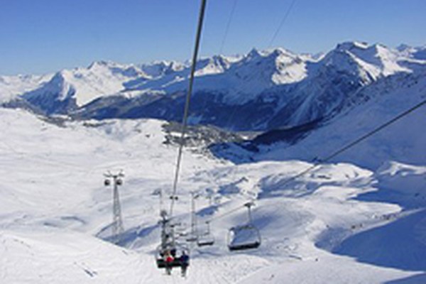 Vacanze invernali rispettose del clima ad Arosa