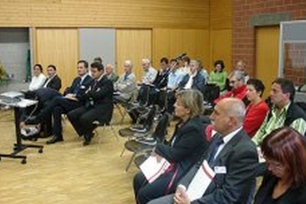 Série de séminaires internationaux " Diffuser des savoirs - mettre des personnes en réseau " Les nouvelles technologies mettent en valeur la culture et les traditions locales