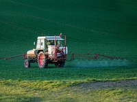 La comédie des pesticides dans les Alpes