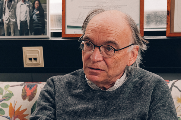 « Nous vivons dans un monde de microbes »