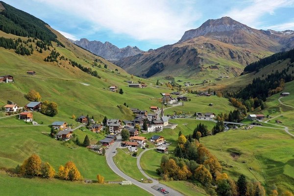 Village d’alpinistes : des Alpes occidentales jusqu’à la Méditerranée