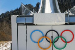 Neenakopravno odločanje o igrah