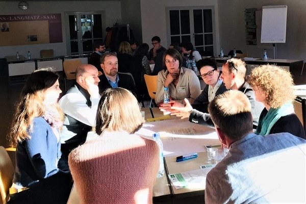 Korona kot izziv za alpsko gospodarstvo