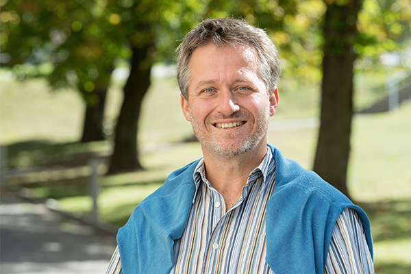 Stališče: Čaščenje gospodarske lokacije