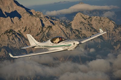 Z ultralahkim letalom nad izginjanje ledenikov